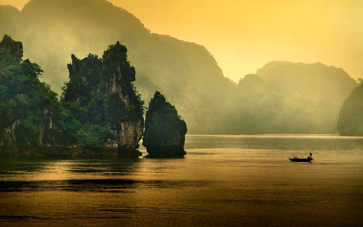 Baia di Halong - Guida completa per tuo viaggio in Vietnam